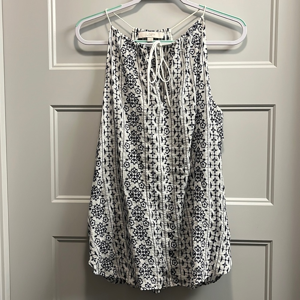 LOFT white and navy embroidered flowy high-neck tank top, size M